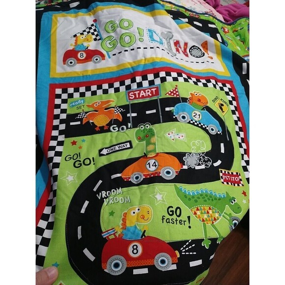 Dino Vroom Vroom Car Race Themed Boys Lightweight Quilt. Size 36" X 46" - Picture 10 of 10